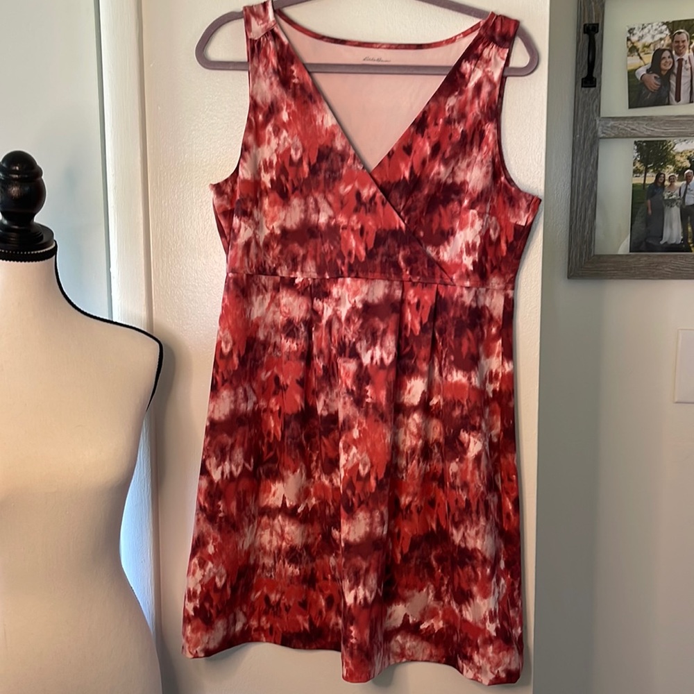 Eddie Bauer Large Aster Crossover Red Abstract Print Dress V-neck  Pullover EUC